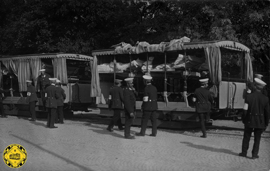 Für den Transport der Verwundeten wurden die Sommerwagen in Krankentransportwagen umgebaut, die den Transport vom Bahnhof in die verschiedenen Hilfslazarette vornahmen.